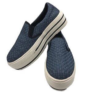 BM Bernie Mev Women's Blue Slip On Casual Platform Weave Sneakers Size 9.5 NWOT